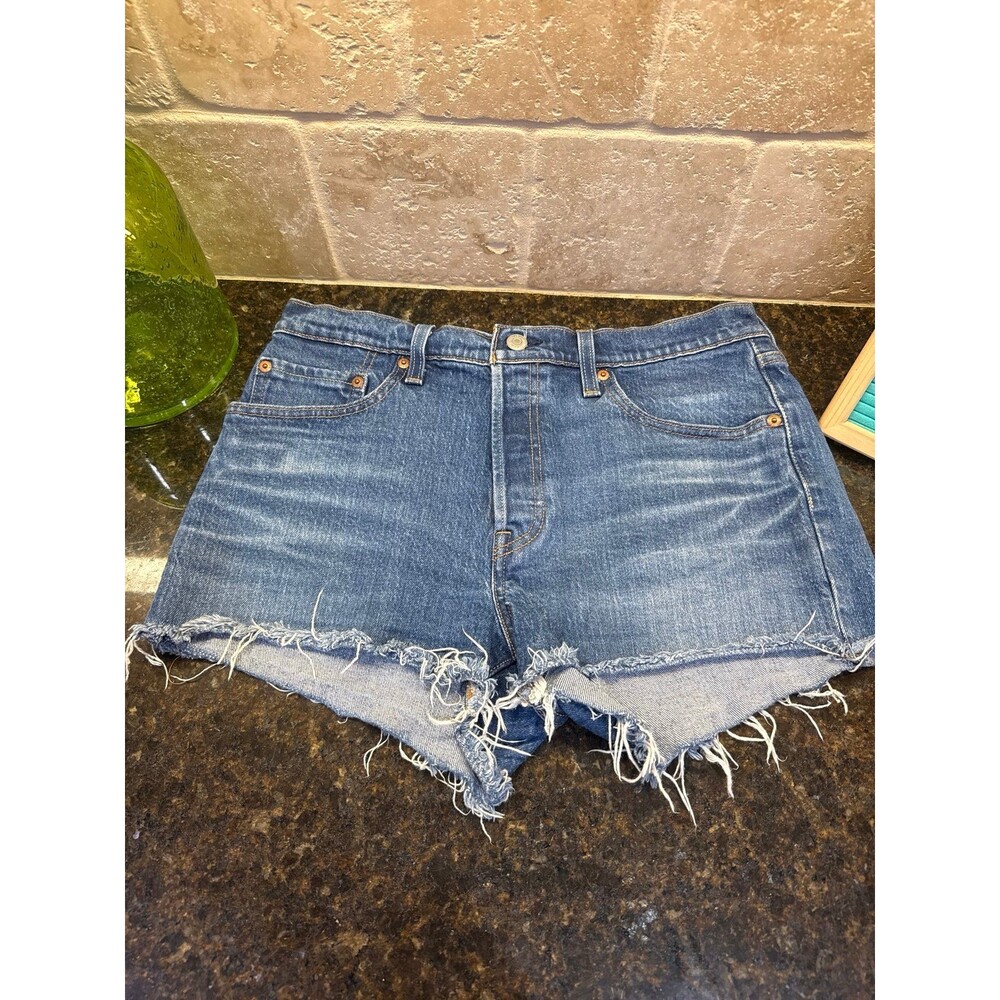 Levi’s 501 Original Shorts W29 Button Fly Raw Hem Medium Wash Denim Cutoff EUC